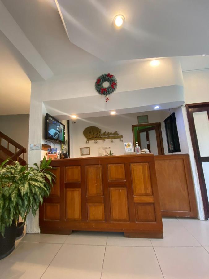 Hotel Sabana Flores