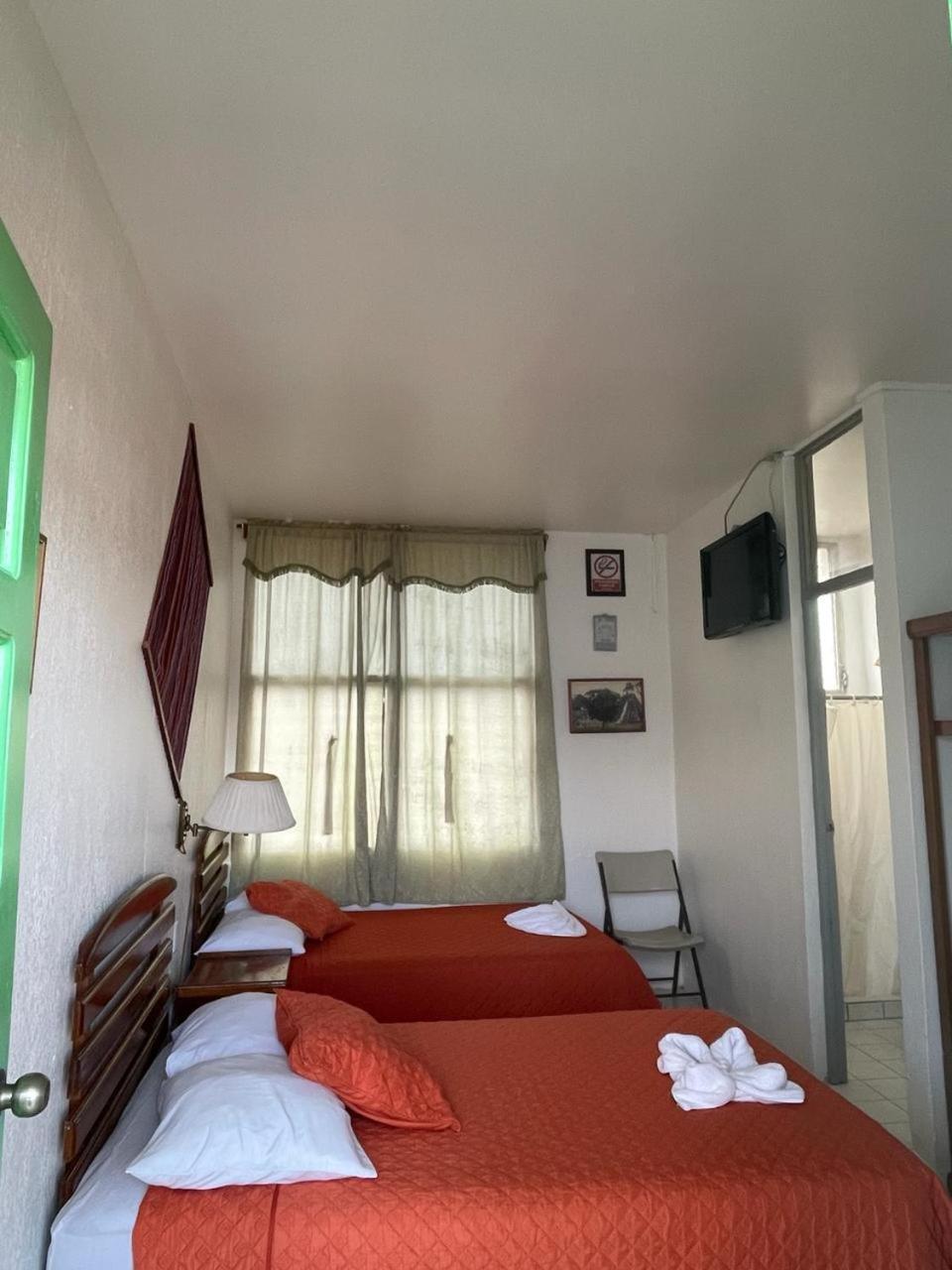 Hotel Sabana Flores