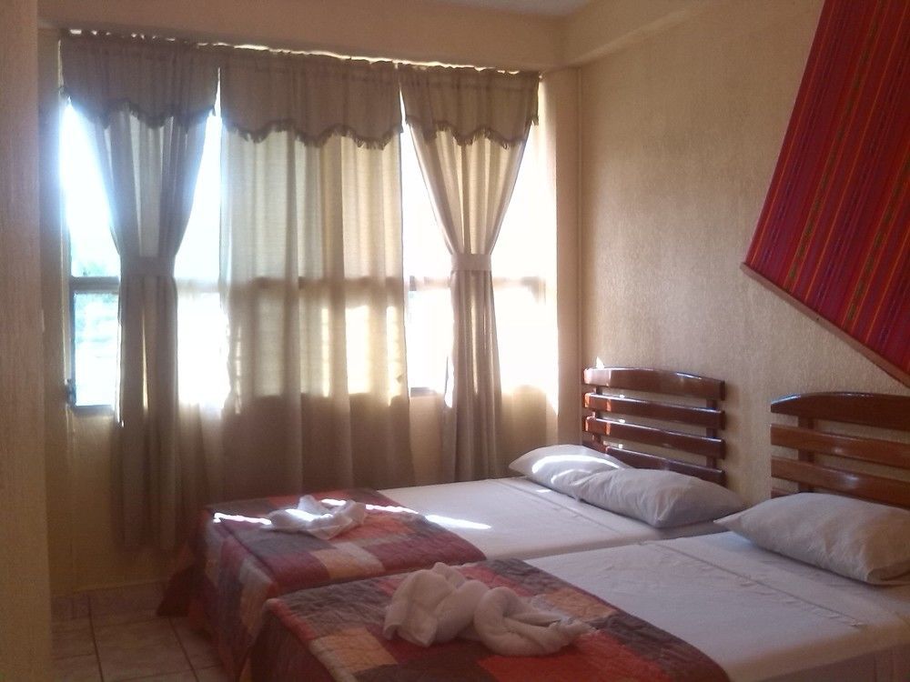Hotel Sabana Flores