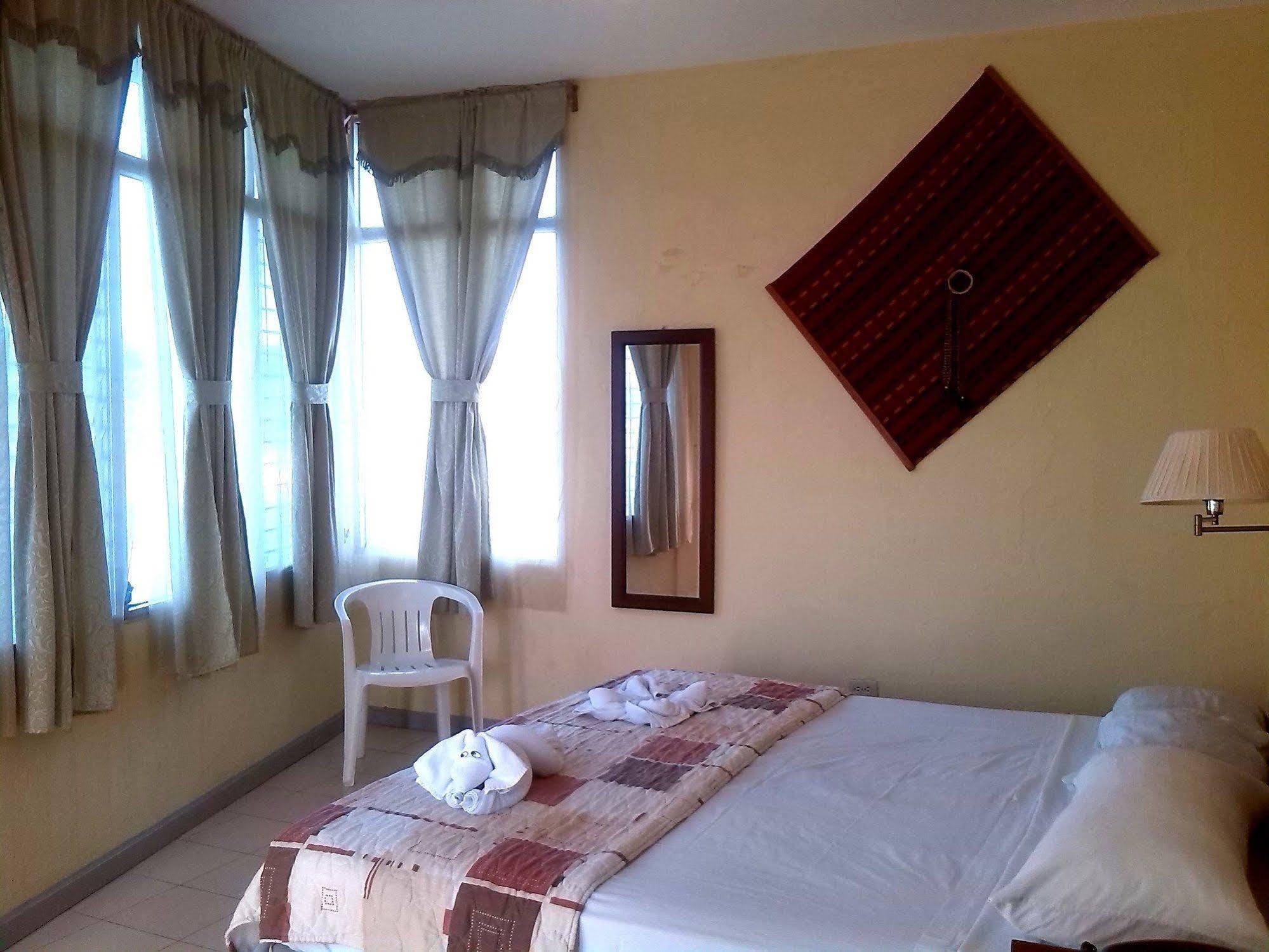 Hotel Sabana Flores